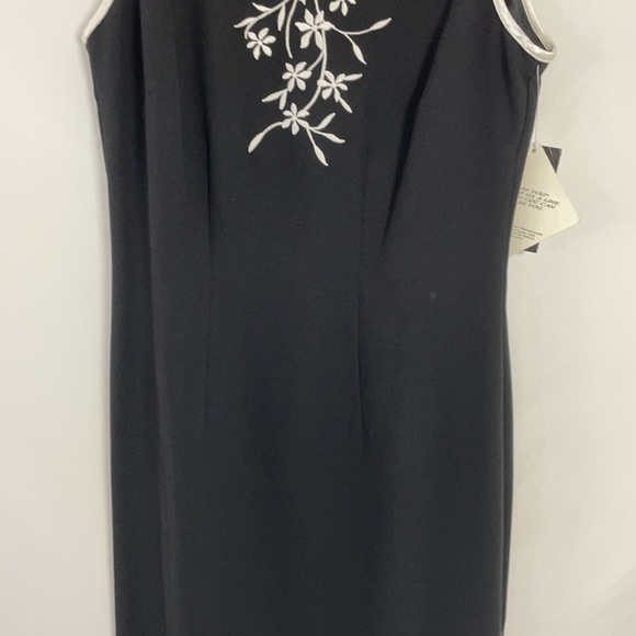 CDC Women’s Black Crew Floral Print Midi Dress - Picture 3 of 7